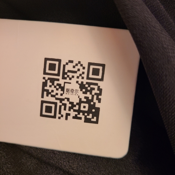 Black Suit- Hellomi Studio - Picture 4 of 7